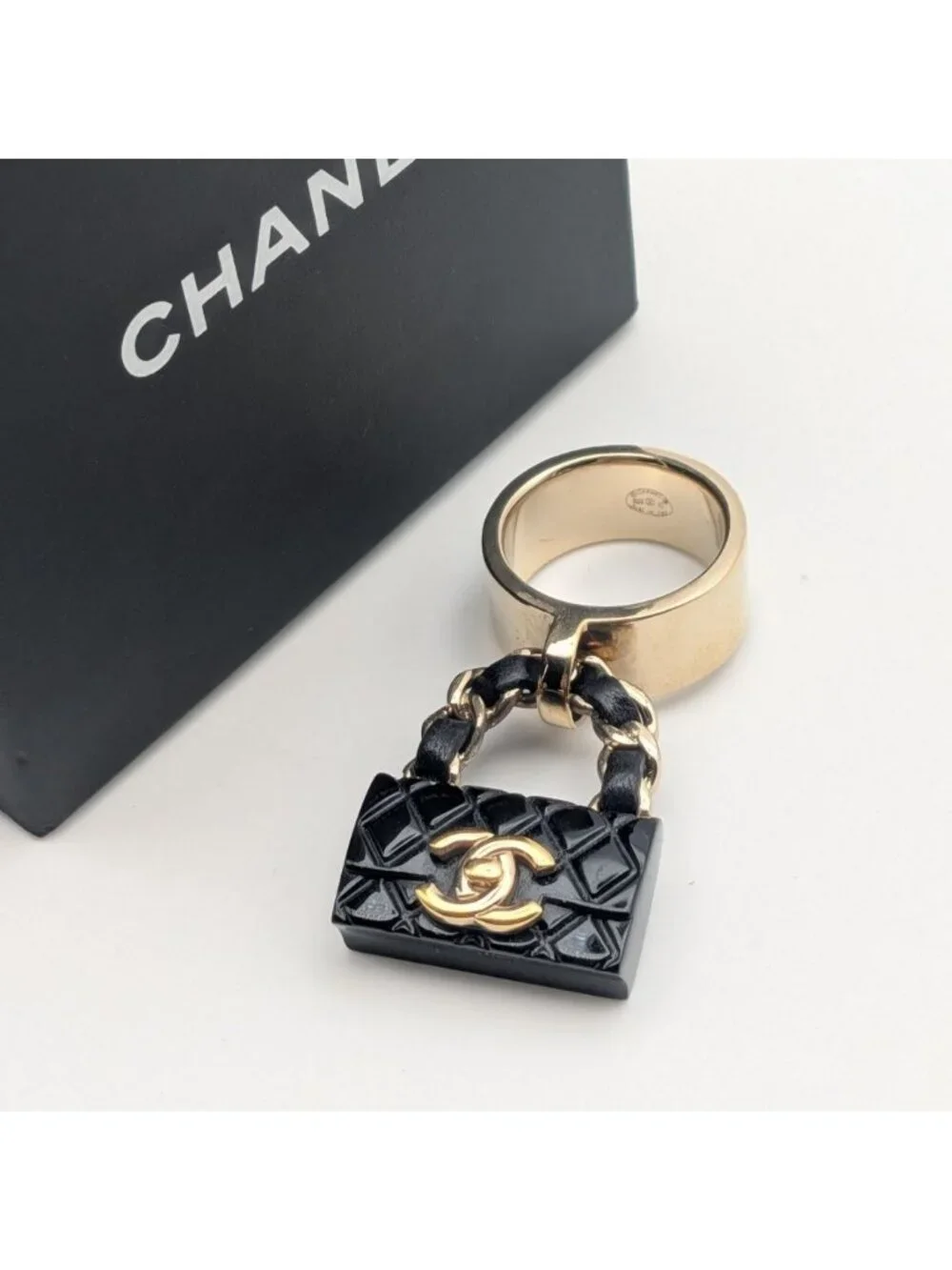 Chanel Ring CC Logo Turnlock Quilted Leather Bag Motif Black Gold